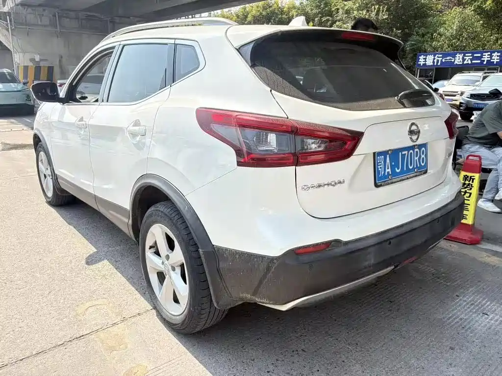 Nissan Qashqai — миниатюра 8