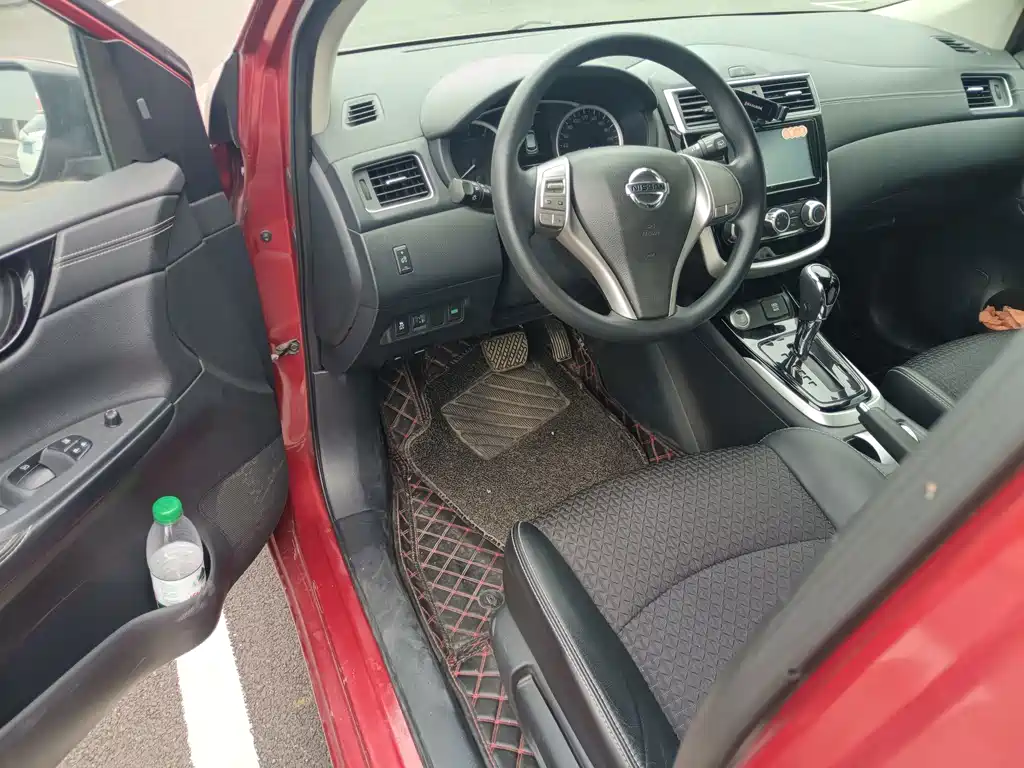 Nissan Tiida — миниатюра 9