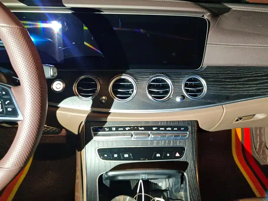 Mercedes-Benz E-Class — миниатюра 13