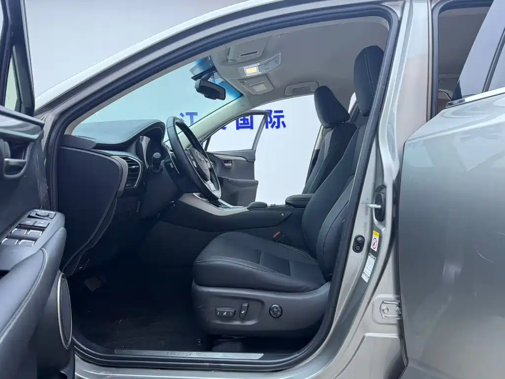 Lexus NX — миниатюра 4
