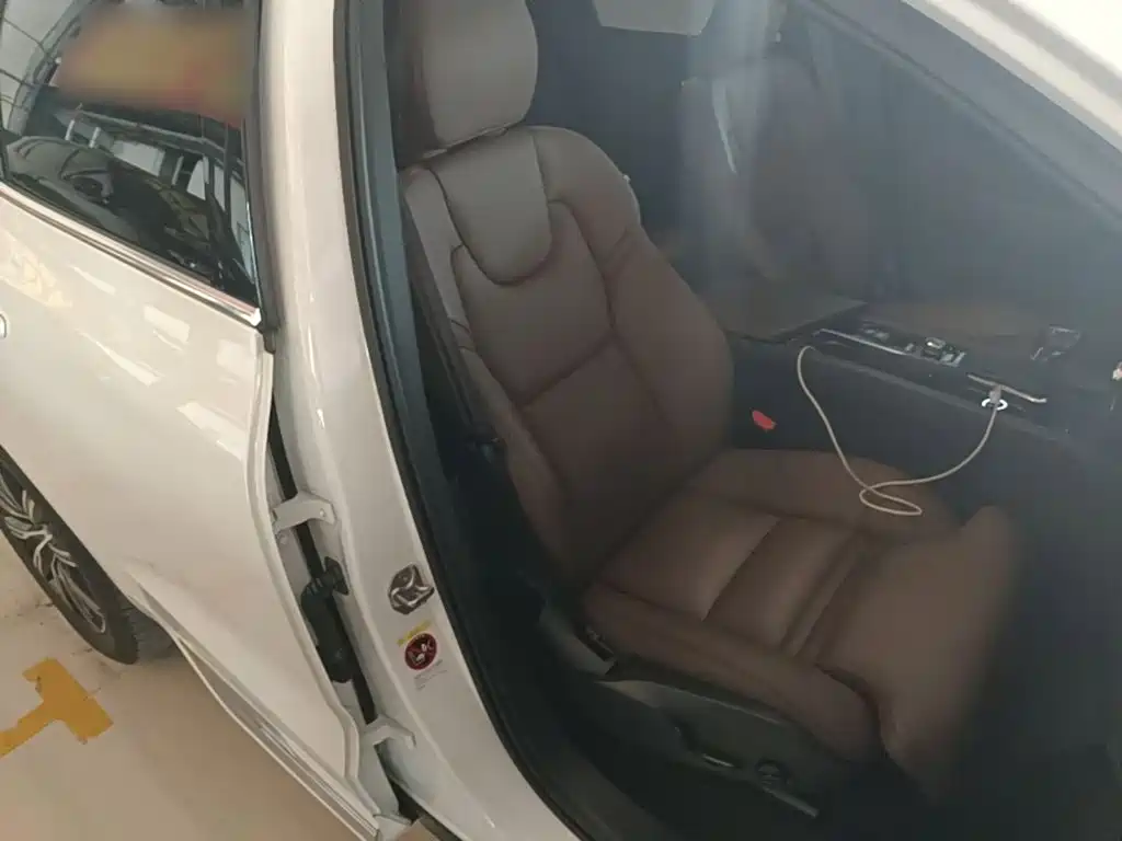 Volvo XC60 — миниатюра 25
