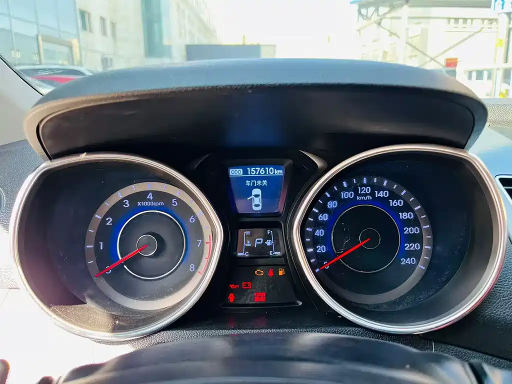 Hyundai Elantra Langdong — миниатюра 7