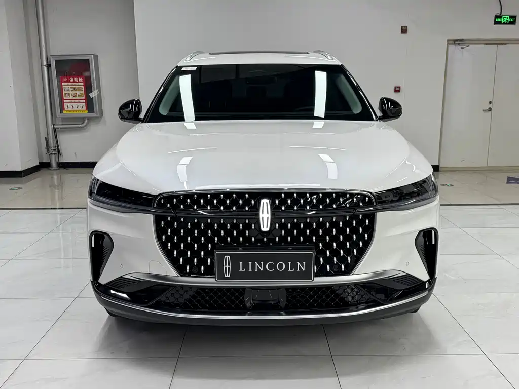 Lincoln Nautilus 2025 2.0T