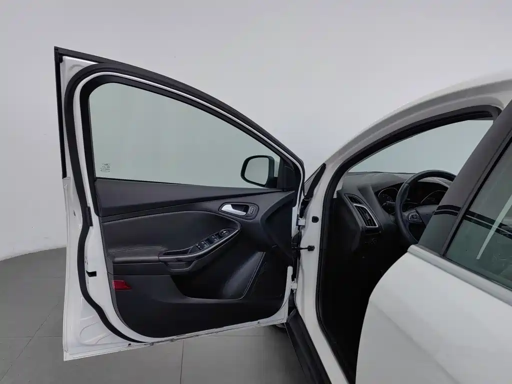 Ford Focus — миниатюра 8