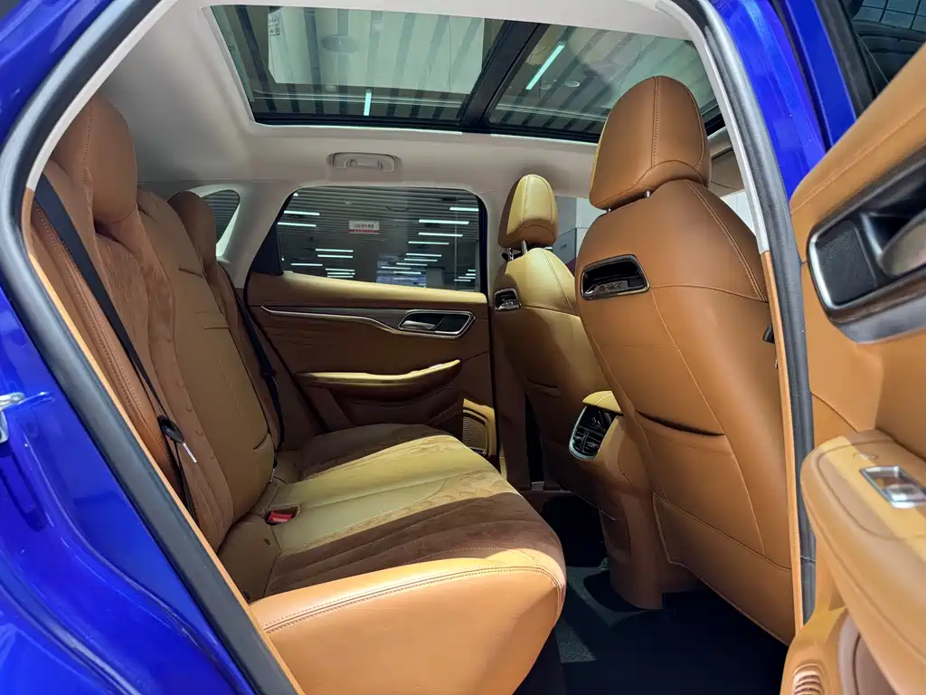 Roewe MARVEL X — миниатюра 17