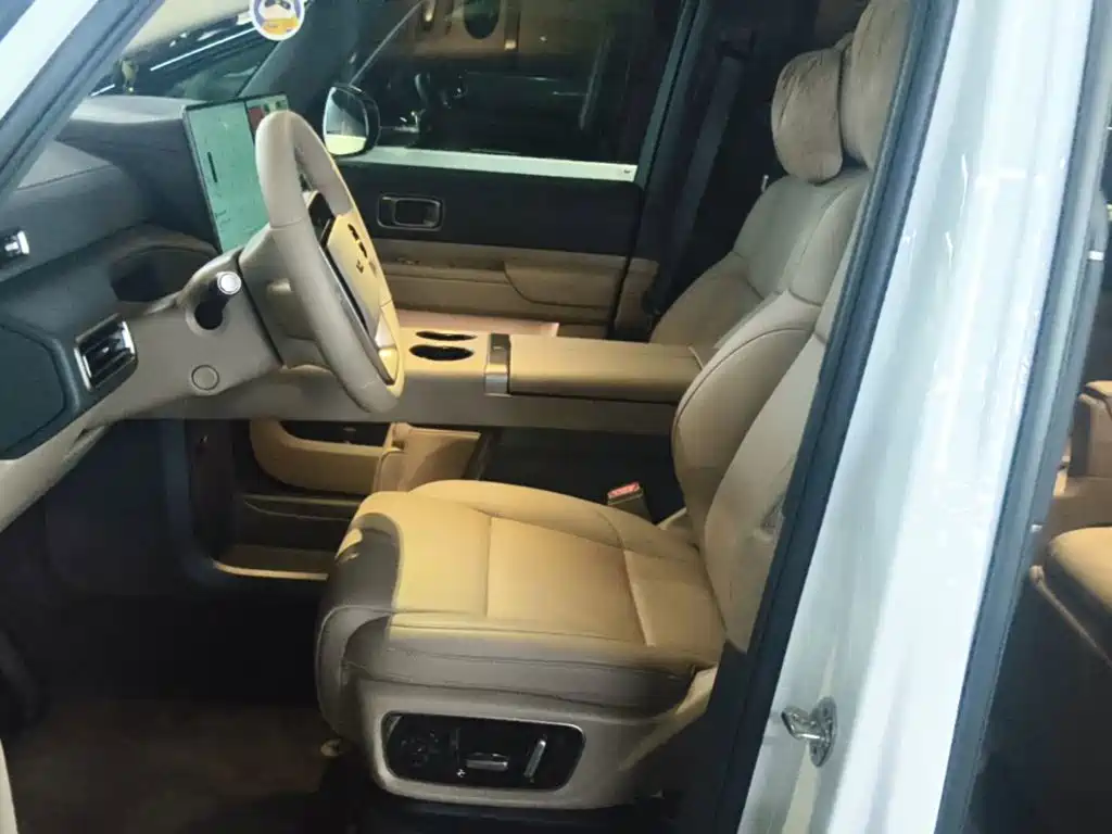 Li Auto Li MEGA — миниатюра 15