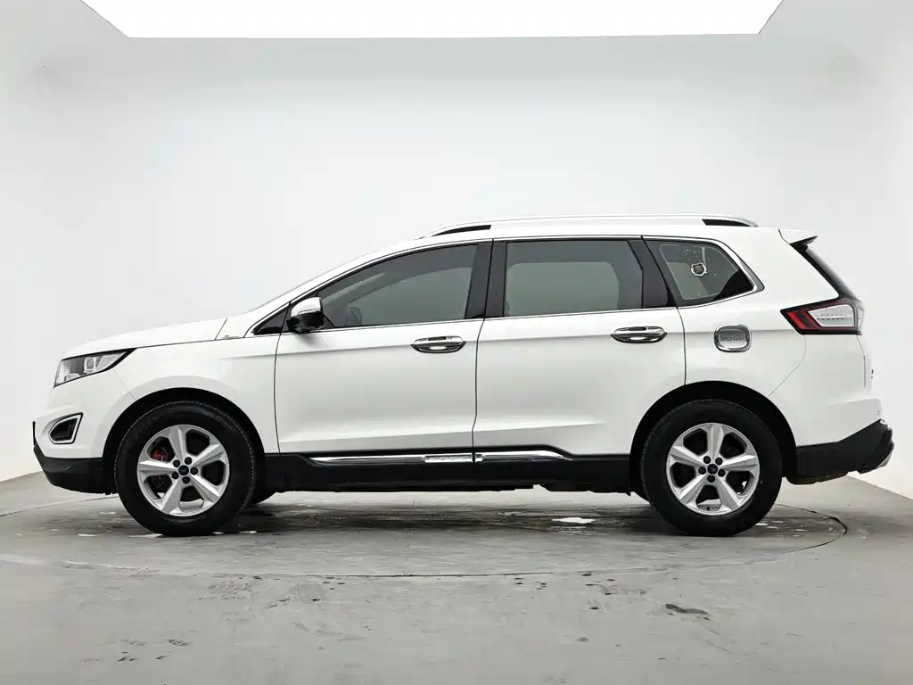 Ford Edge — миниатюра 6