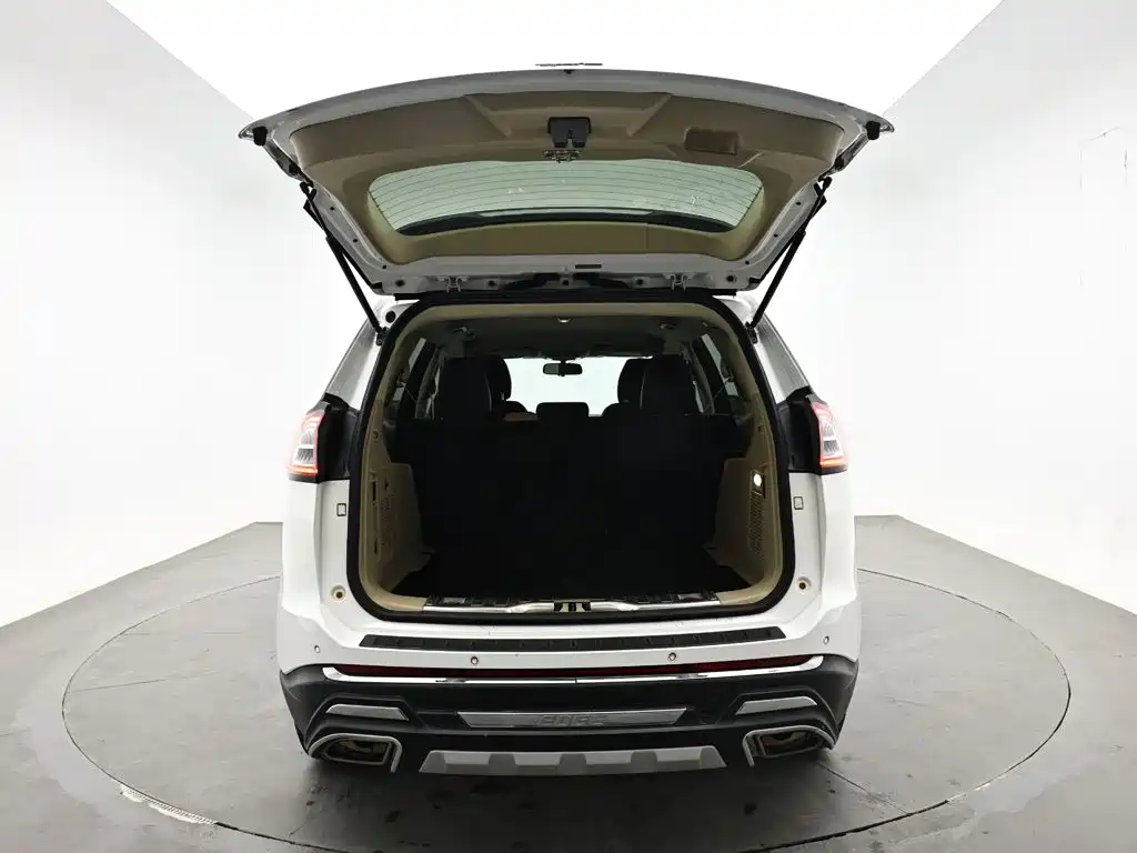 Ford Edge — миниатюра 8