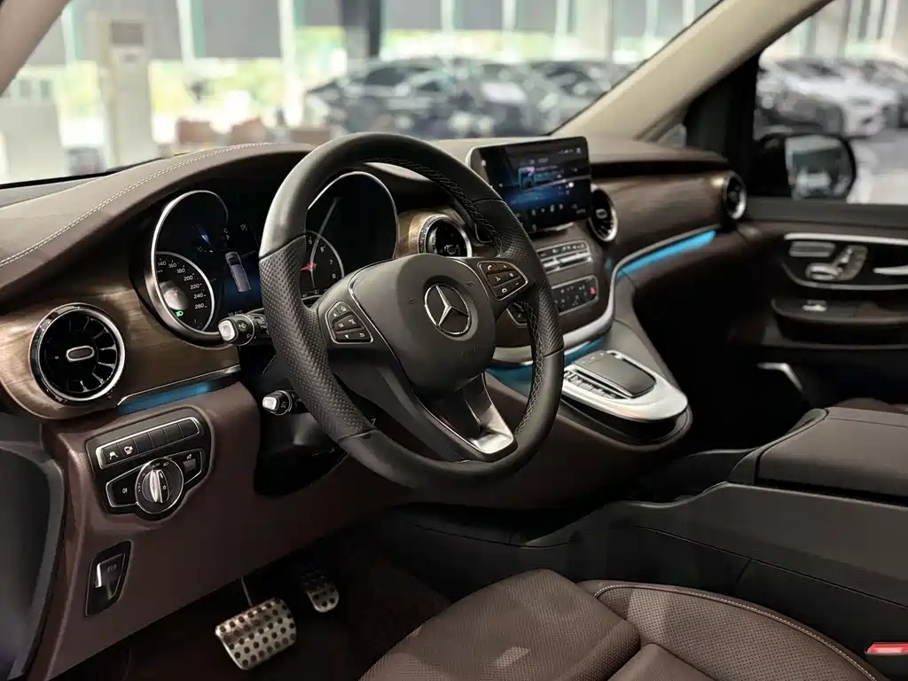 Mercedes-Benz V-Class V 2022 V 260 L Luxury