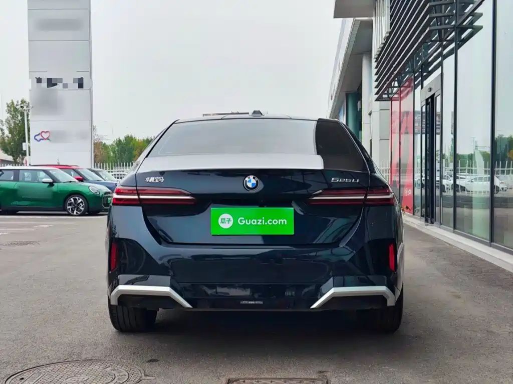 BMW 5 Series — миниатюра 6