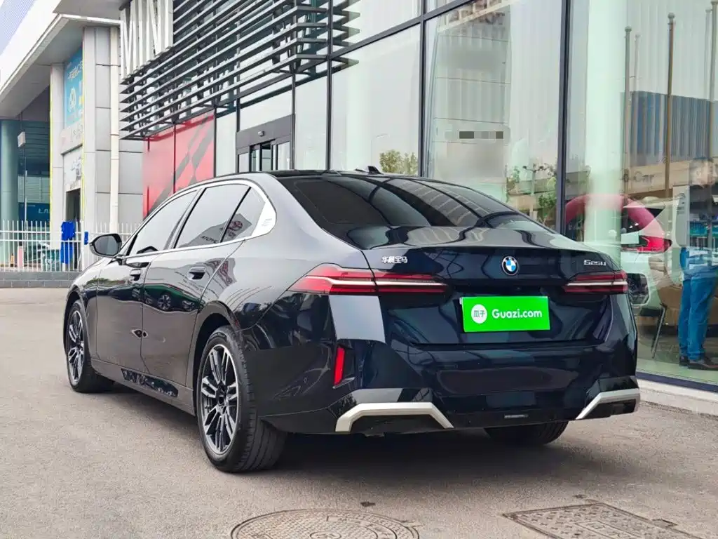 BMW 5 Series — миниатюра 5