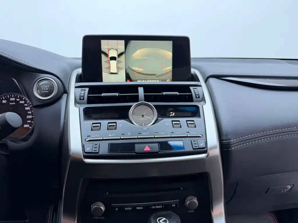 Lexus NX — миниатюра 10