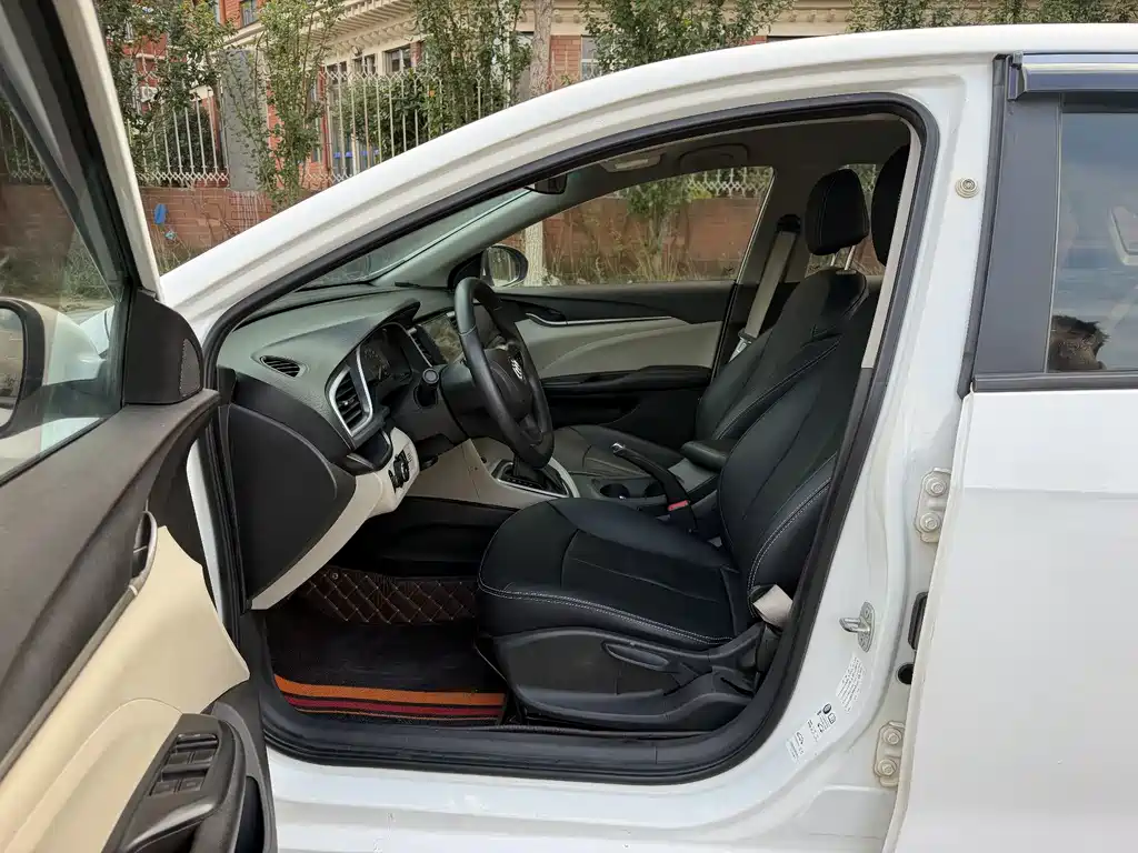 Buick Excelle — миниатюра 10