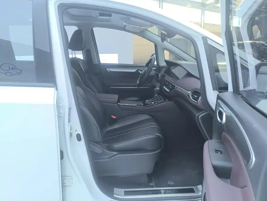 GAC Motor Trumpchi M6 — миниатюра 8