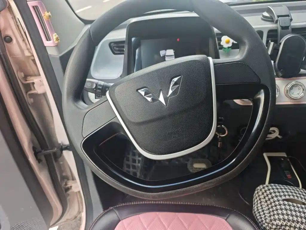 Wuling MINIEV — миниатюра 6