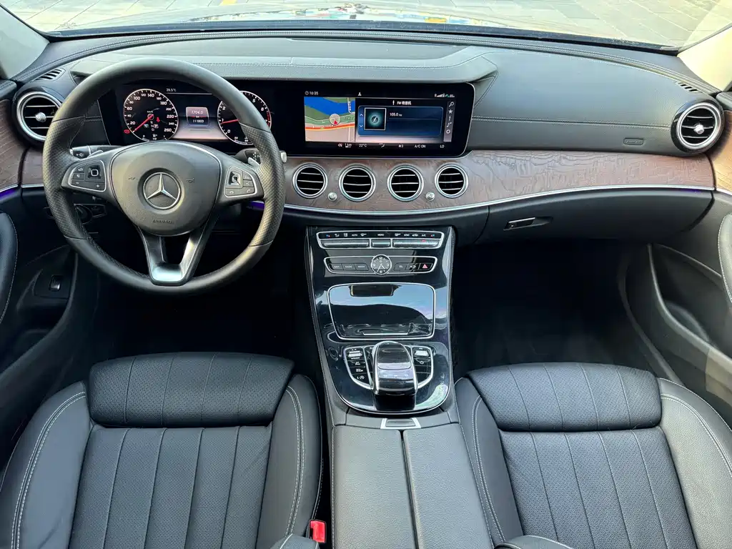 Mercedes-Benz E-Class — миниатюра 13