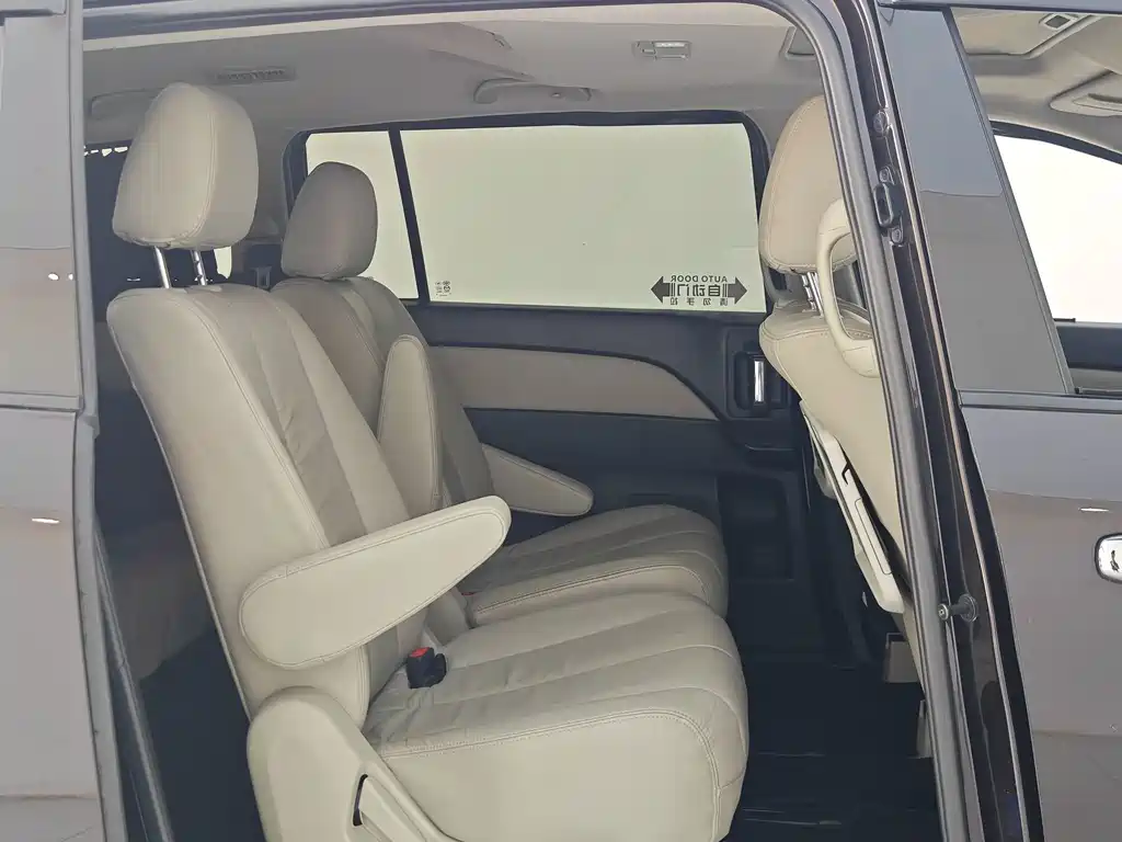 Mazda 8 — миниатюра 15