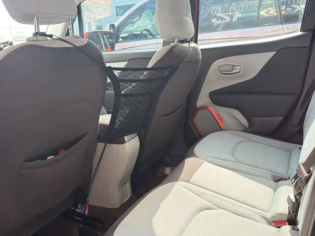 Jeep Renegade — миниатюра 5