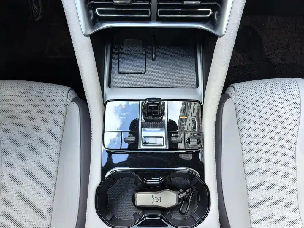 BYD PLUS New Energy — миниатюра 9
