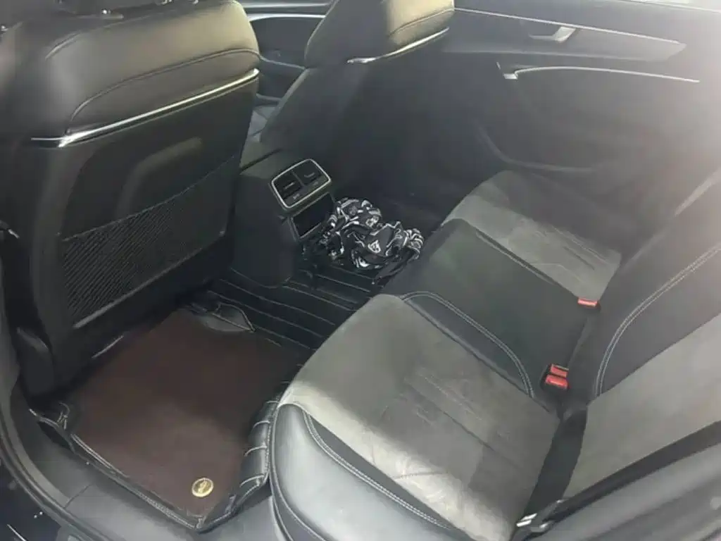 Audi A6L — миниатюра 6