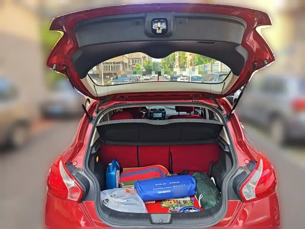 Nissan Tiida — миниатюра 20