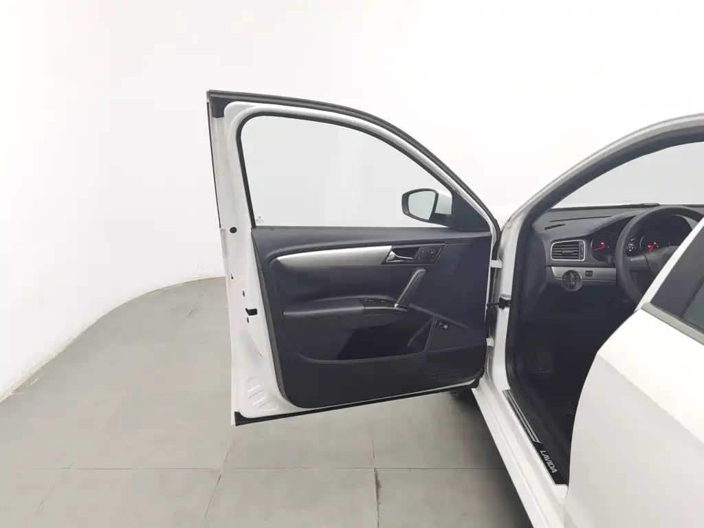 Volkswagen Lavida — миниатюра 8