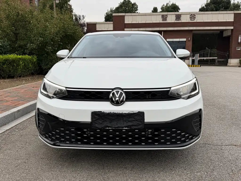 Volkswagen Lavida — миниатюра 2