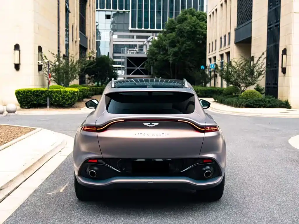 Aston Martin DBX — миниатюра 5