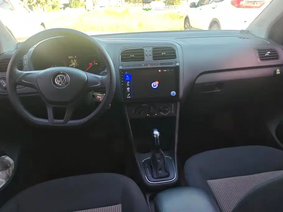 Volkswagen Polo — миниатюра 12