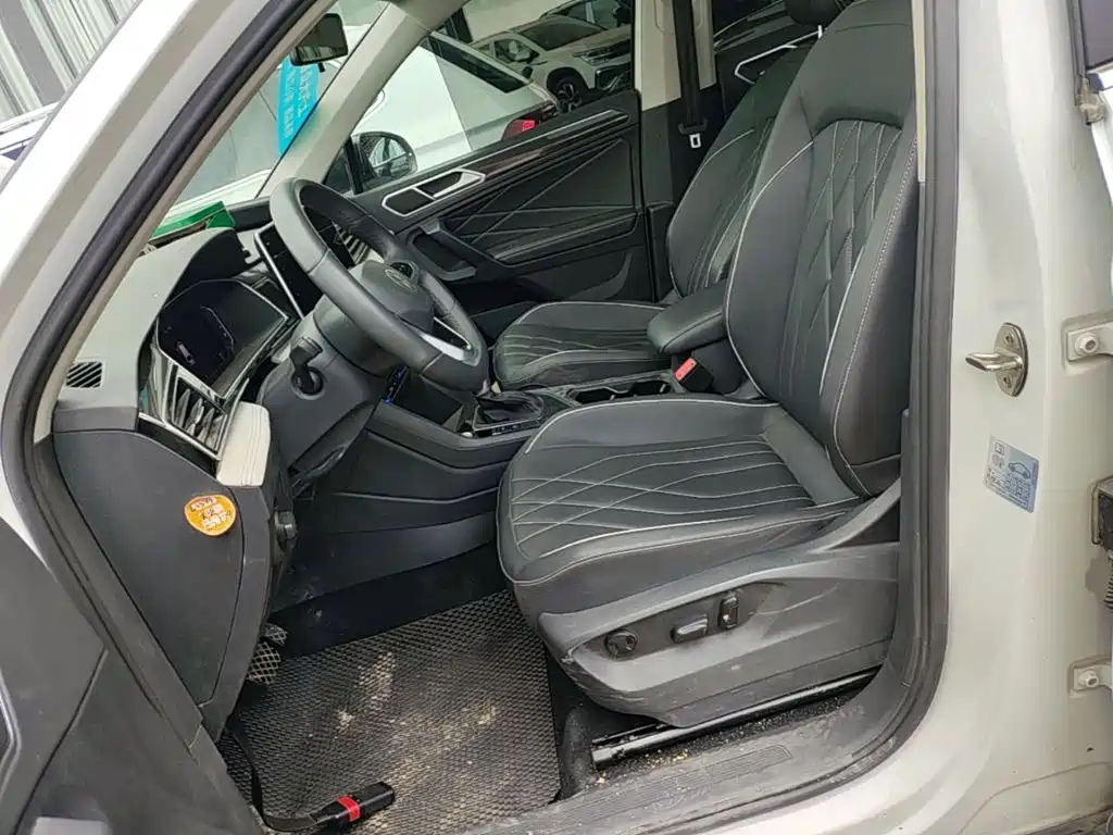 Volkswagen Tiguan L — миниатюра 15
