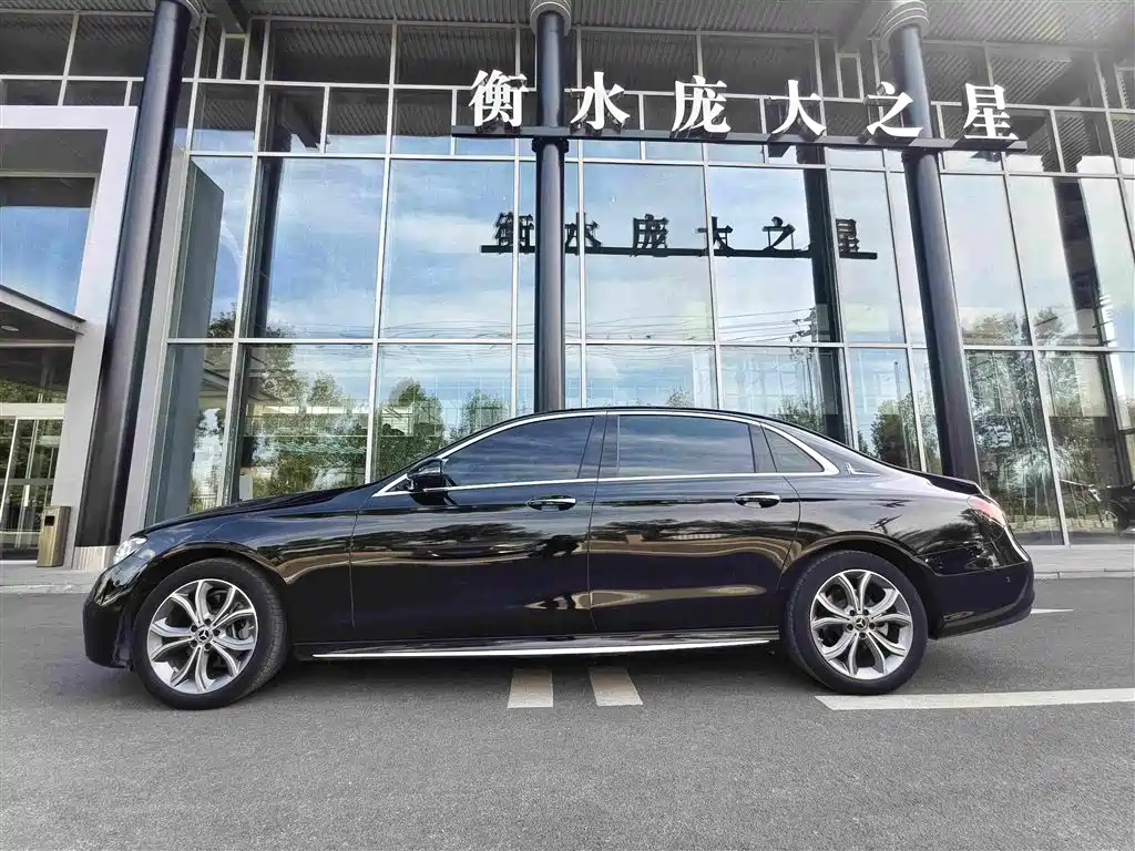 Mercedes-Benz E-Class — миниатюра 4