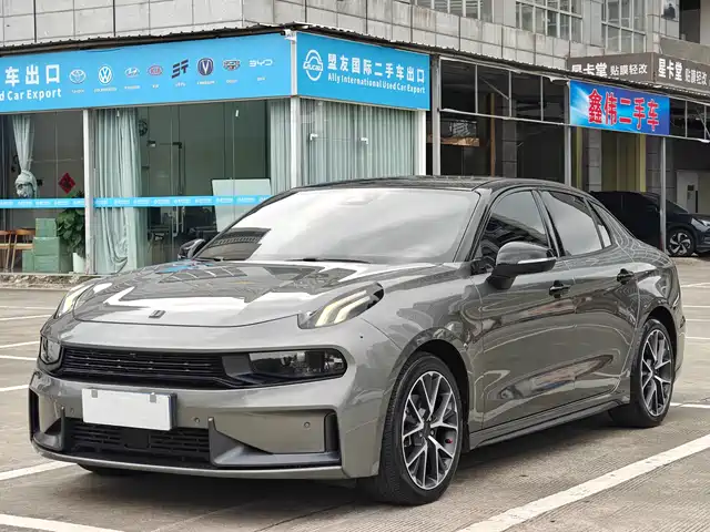 2021 Lynk & Co 03