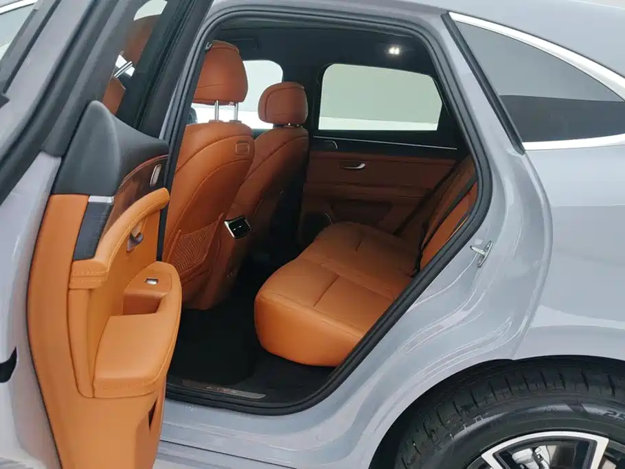 AITO Wenjie AITO M5 — миниатюра 11