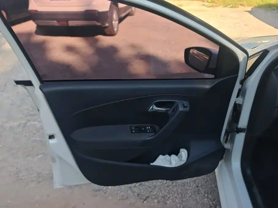 Volkswagen Polo — миниатюра 7