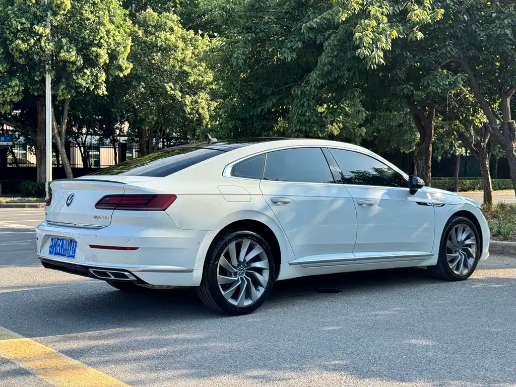 Volkswagen CC — миниатюра 8