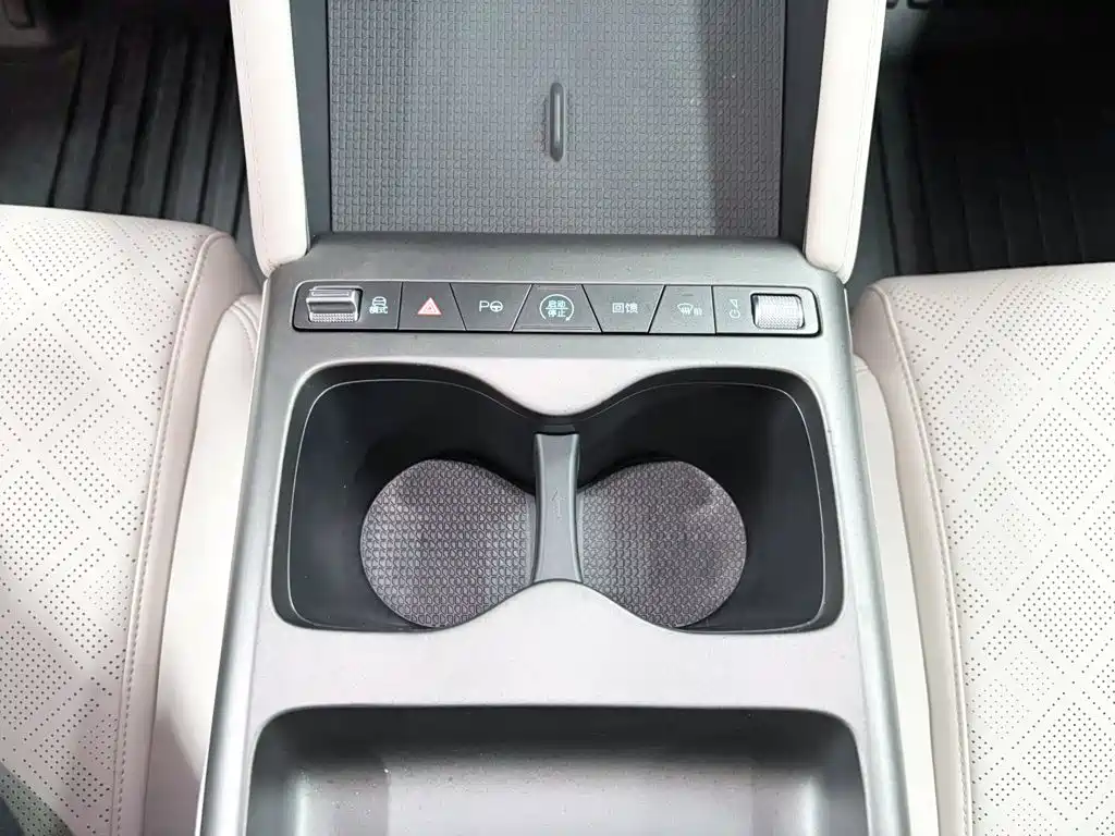 BYD Yuan UP — миниатюра 23