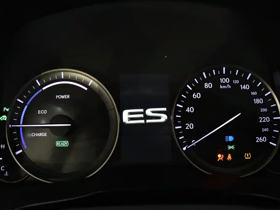 Lexus ES — миниатюра 16