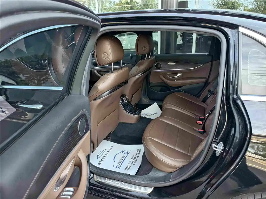 Mercedes-Benz E-Class — миниатюра 15