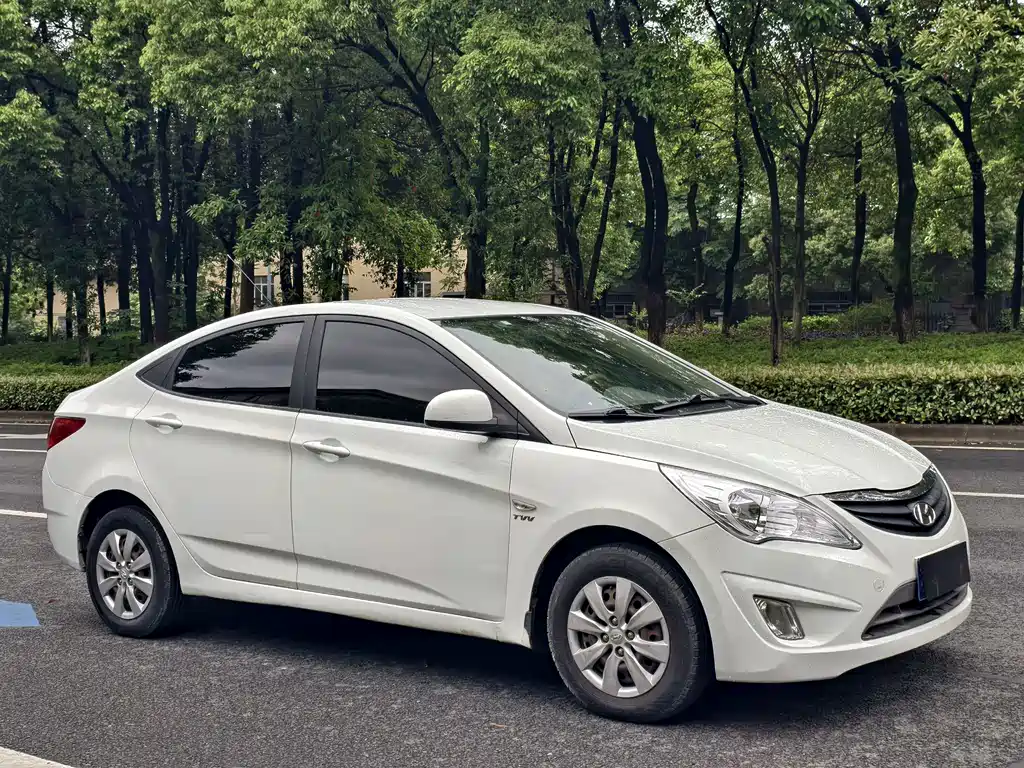 Hyundai Verna — миниатюра 3