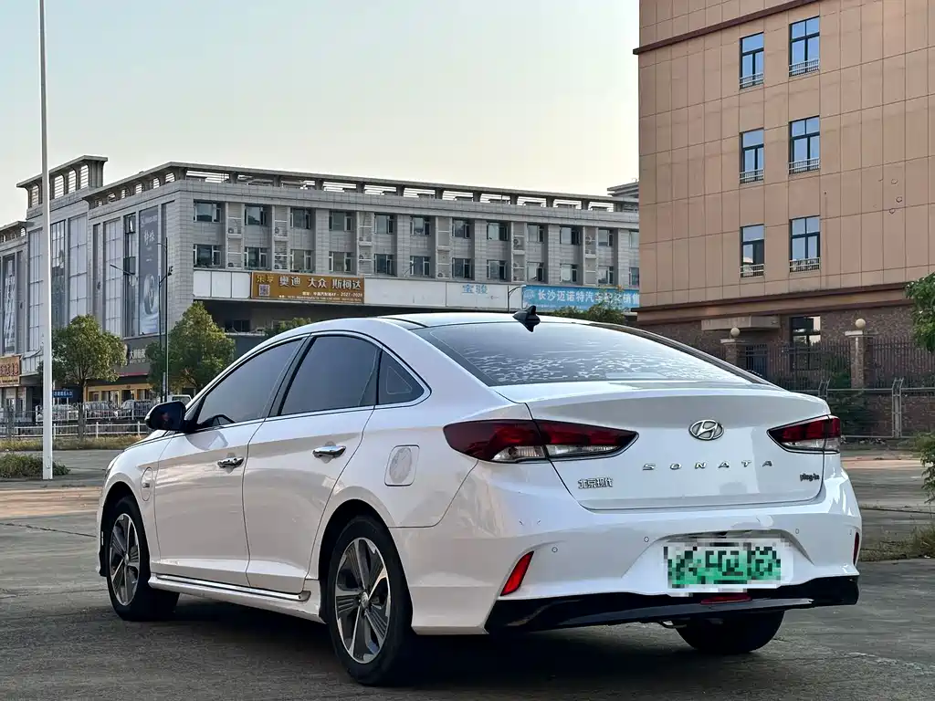 Hyundai Sonata PHEV — миниатюра 9