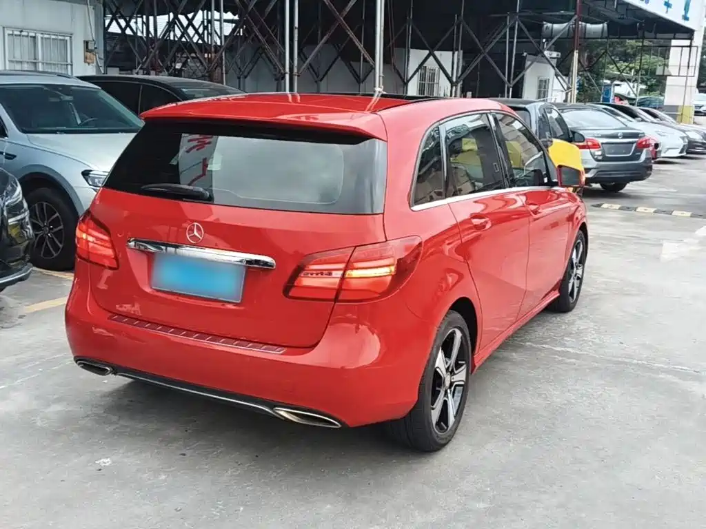 Mercedes-Benz B-Class — миниатюра 7