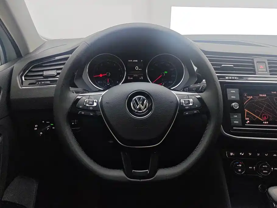 Volkswagen Tiguan L — миниатюра 15