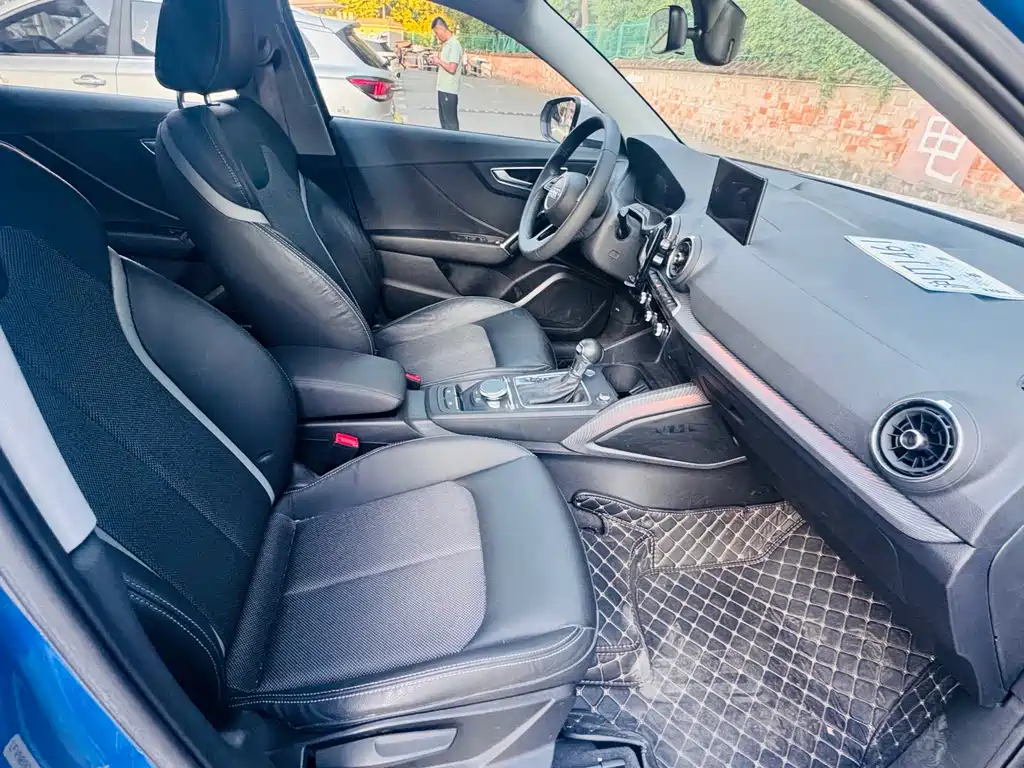 Audi Q2L e-tron — миниатюра 16