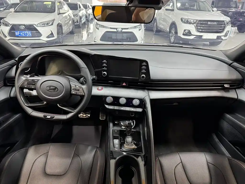 Hyundai Elantra — миниатюра 9
