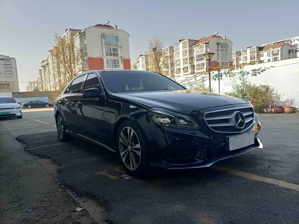 Mercedes-Benz E-Class — миниатюра 3