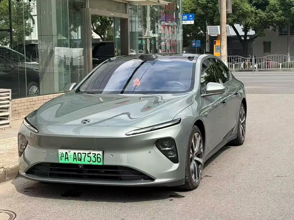 NIO ET7
