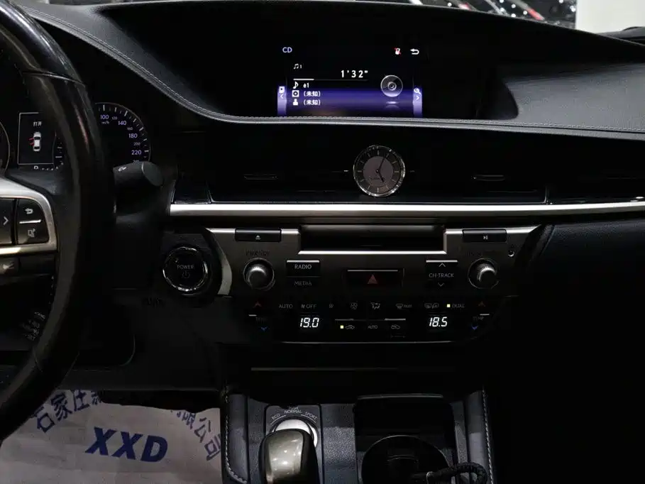 Lexus ES — миниатюра 12