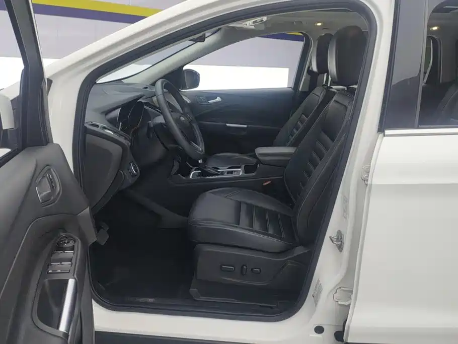 Ford Kuga — миниатюра 9
