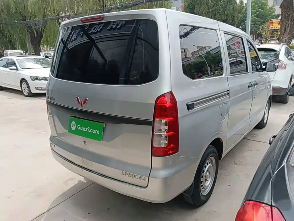 Wuling Hongguang V — миниатюра 7