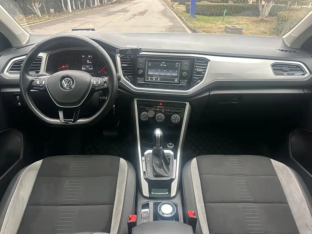 VOLKSWAGEN T ROC EXPLORING SONGS